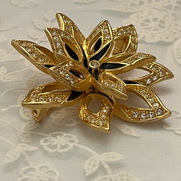 SOLD DIOR Christian Dior  Gold Tone Flower Brooch Crystal Accents Vintage - Picture 6 of 11